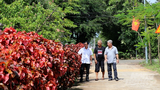 Những con đường kiên cố hóa với tiêu chí sáng - xanh - sạch - đẹp của xã Nghĩa Thành. 