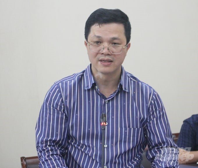 According to Mr. Nguyen Van Long, Director of the Department of Animal Health, the draft new Circular supplements testing for Salmonella spp. and E. coli indicators because these are two microorganisms that cause disease in both animals and humans. Photo: Trung Quan.