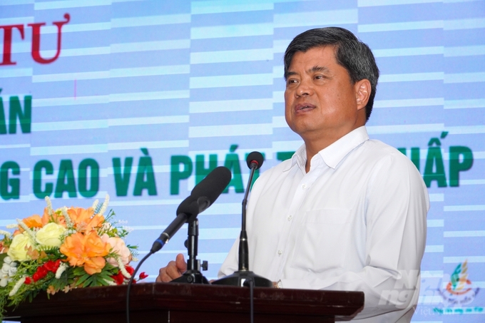 Thứ trưởng Bộ NN-PTNT Trần Thanh Nam đưa ra những định hướng lớn để các doanh nghiệp, đối tác xem xét, xác định khả năng tham gia vào Đề án 1 triệu ha lúa chất lượng cao. Ảnh: Kim Anh.