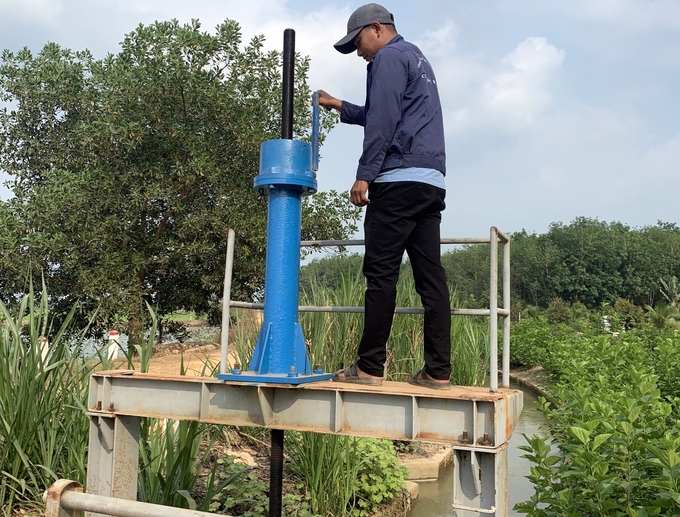 Hiện nay tỷ lệ diện tích sản xuất nông nghiệp của Bình Thuận được công trình thủy lợi phục vụ cấp nước rất thấp. Ảnh: KS.