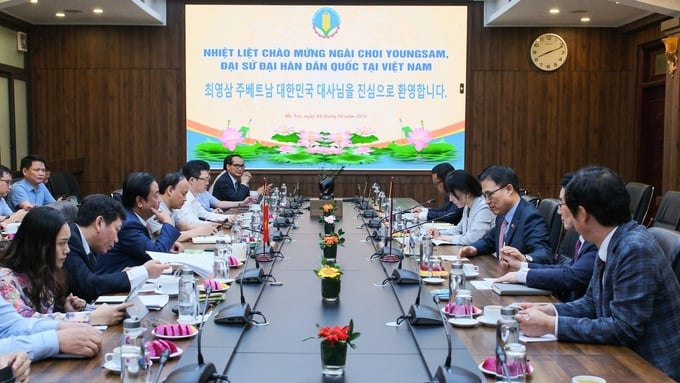 Buổi làm việc giữa Bộ NN-PTNT và Đại sứ Hàn Quốc tại Việt Nam ngày 4/4. Ảnh: Quỳnh Chi.