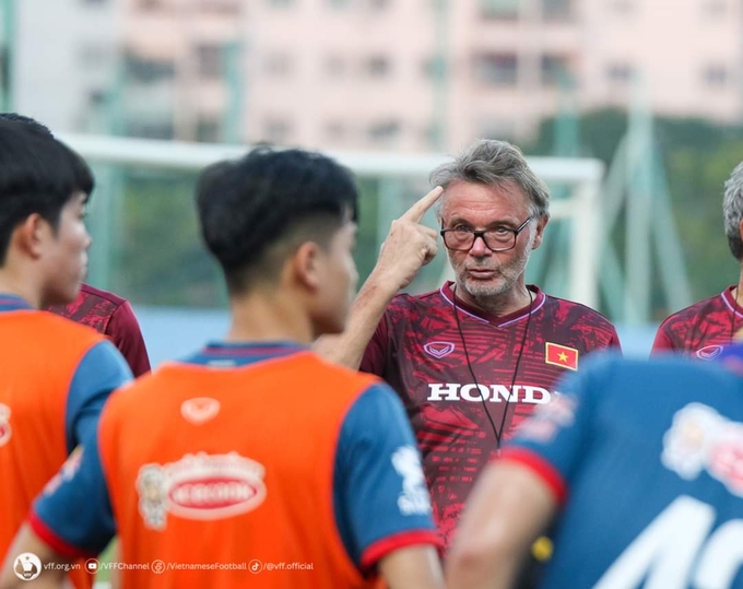 HLV Troussier: 'Tôi sẽ mãi mãi biết ơn cơ hội được làm việc và cống hiến tại Việt Nam'.