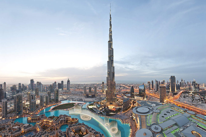 Tháp Burj Khalifa, tòa nhà cao nhất thế giới, biểu tượng của thành phố Dubai và Các tiểu Vương quốc Ả rập Thống nhất (UAE).