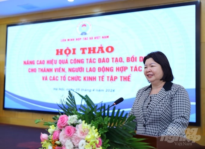 Theo bà Cao Xuân Thu Vân, Chủ tịch Liên minh HTX Việt Nam, HTX muốn phát triển thì chắc chắn phải tự học tập, vận động, chuyển mình. Ảnh: Trung Quân.