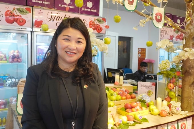 Bà Amy Nguyễn, Công ty Dragonberry Produce - một nhà phân phối trái cây tại Mỹ cho hay, tiềm năng xuất khẩu trái cây Việt Nam sang Mỹ còn rất lớn. Ảnh: Hồng Thắm.