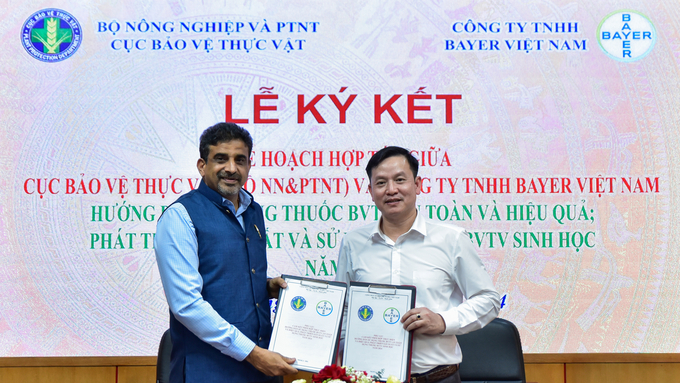 Lễ ký cam kết giữa Cục Bảo vệ thực vật (Bộ NN-PTNT) và Công ty TNHH Bayer Việt Nam.