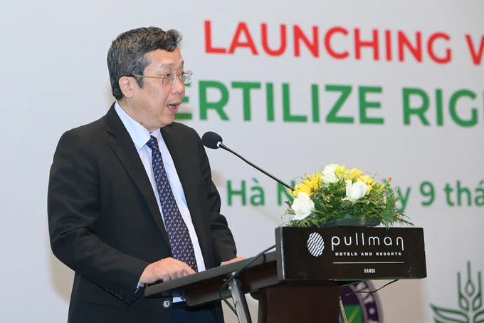 Deputy Minister Hoang Trung discussed Vietnam's objectives of emission reduction and increased efficiency in agricultural production. Photo: Tung Dinh.