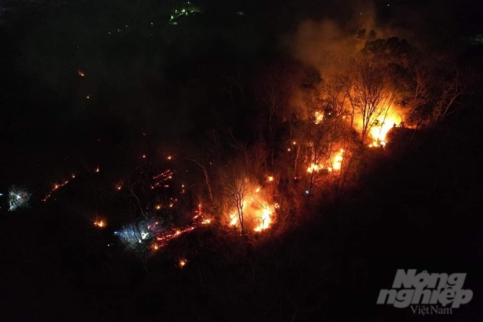 Đám cháy đêm 10/4 tại núi Dinh được người dân, lực lượng chức năng kịp thời dập tắt trong đêm.