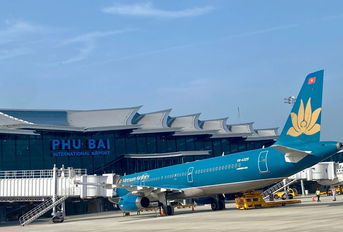Sân bay Phú Bài (Huế) cách Quảng Trị 106km với 2 tiếng đồng hồ di chuyển.