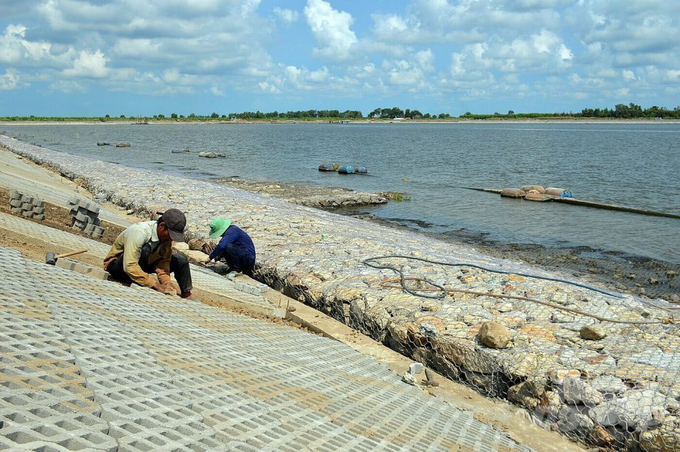 Hồ chứa nước ngọt lớn nhất tỉnh Cà Mau đã hoàn thành 82% khối lượng hợp đồng. Ảnh: Trọng Linh.