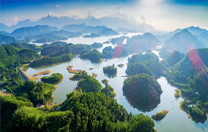 Danh thắng hồ Núi Cốc trứ danh của tỉnh Thái Nguyên. Ảnh: Trần Đoàn Huy.