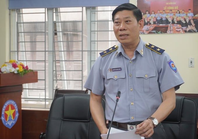 Mr. Nguyen Quang Hung, General Director of the Vietnam Fisheries Surveillance, reported that the Vietnam Fisheries Surveillance has developed detailed plans since the beginning of 2024 for each of its subordinating unit, with specific tasks to be implemented monthly, quarterly, and annually. Photo: Hong Tham.
