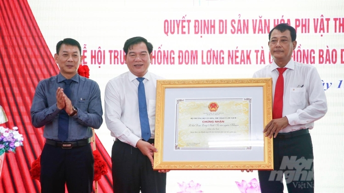 Sở Văn hóa, Thể thao và Du lịch tỉnh Trà Vinh vừa công bố Lễ hội Đom Lơng Néak Tà của người Khmer là di sản văn hóa phi vật thể quốc gia. Ảnh: HT.