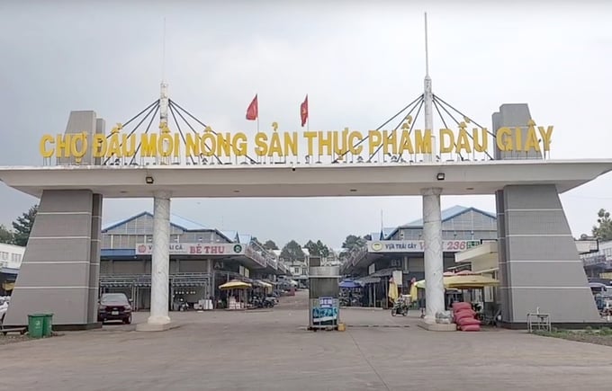 Dau Giay agricultural and food market in Dong Nai province is a logistics center providing agricultural products. Photo: Son Trang.