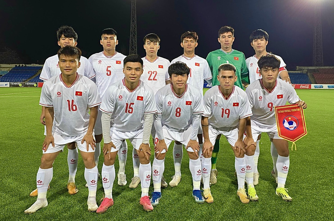 U23 Việt Nam đá giao hữu ở Kyrgyzstan. Ảnh: VFF