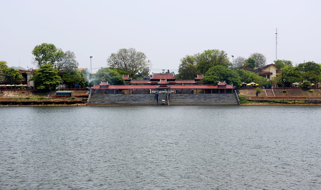 Bến sông Thạch Hãn thuộc Di tích 'Thành cổ Quảng Trị và những địa điểm lưu niệm sự kiện 81 ngày đêm năm 1972' được Thủ tướng xếp hạng Di tích Quốc gia đặc biệt theo Quyết định số 2383QĐ-TTg ngày 9/12/2013.