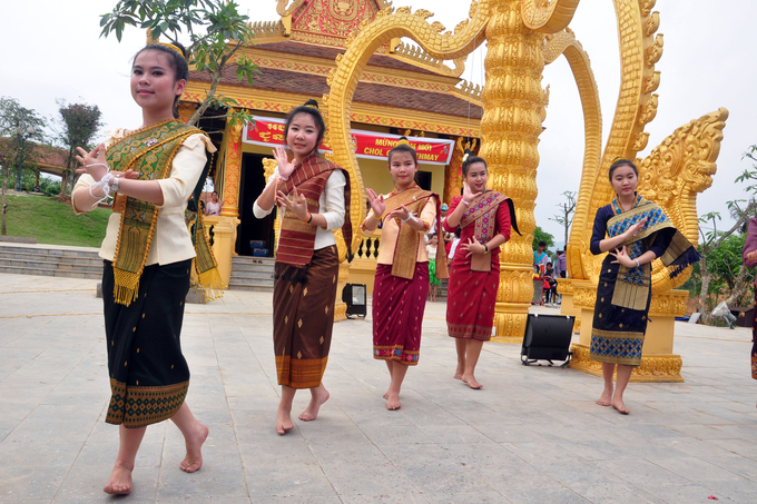 Điệu múa thiếu nữ Khmer.