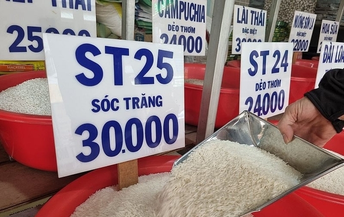 Hình ảnh gạo ST25 được bán tại các đại lý gạo.