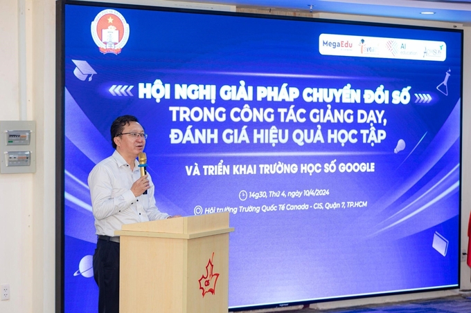 Ông Nguyễn Bảo Quốc - Phó Giám đốc Sở Giáo dục và Đào tạo TP HCM - phát biểu tại Hội nghị. Ảnh: iSmart.