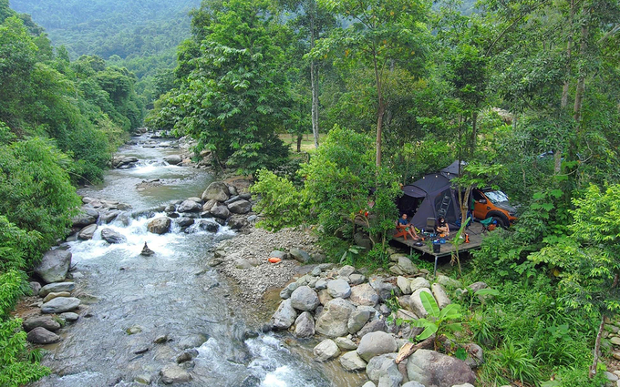 Mojen's Camp & Retreat streamside camping area in Quan Chu commune, Dai Tu district, Thai Nguyen province. Photo: Mojen.
