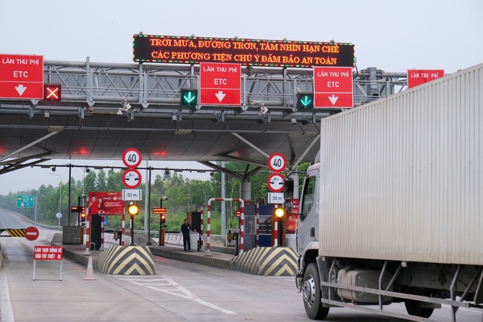 Dự án cao tốc Bắc Giang - Lạng Sơn mới hoàn thành giai đoạn 1, chưa kết nối đến cửa khẩu Hữu Nghị. Ảnh: Văn Việt.