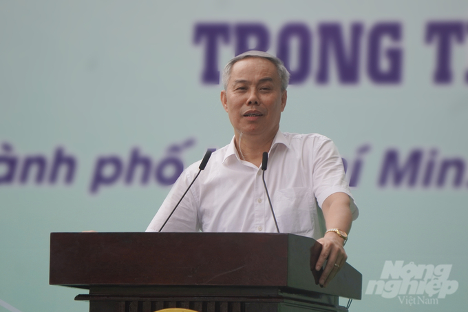 Phó Cục trưởng Cục An toàn thực phẩm Nguyễn Hùng Long: tP. HCM cần kiểm soát tốt an toàn thực phẩm trong và xung quanh các trường học. Ảnh: Nguyễn Thủy.