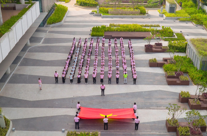 Lễ chào cờ và hát Quốc ca vào thứ Hai mỗi tuần được C.P. Việt Nam duy trì liên tục trong 12 năm qua.
