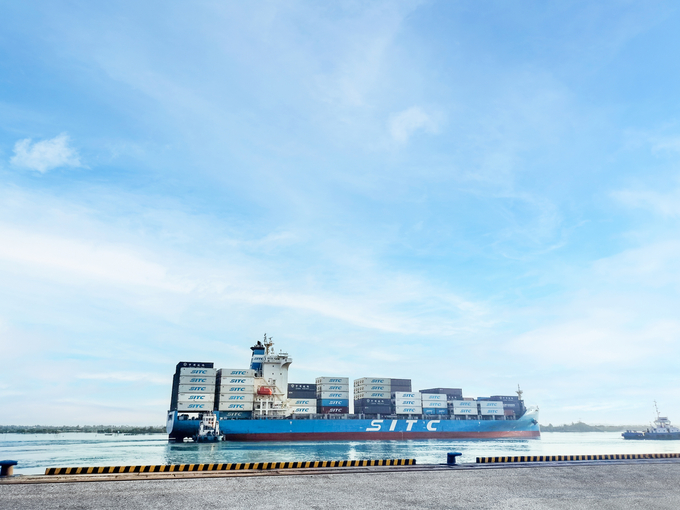 Cảng Chu Lai đang liên kết với các hãng tàu quốc tế, ổn định giá cước vận chuyển, gia tăng kết nối với tần suất 4 chuyến trên 1 tuần. Ảnh: THILOGI.