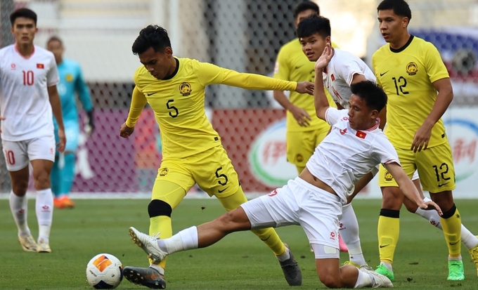 Võ Hoàng Minh Khoa tạo nhiều dấu ấn trước U23 Malaysia.