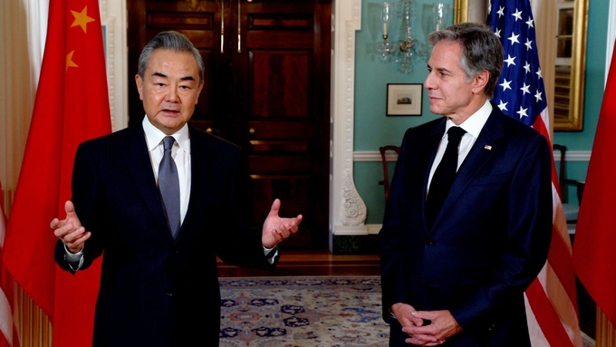 Ngoại trưởng Mỹ Antony Blinken và người đồng cấp Trung Quốc Vương Nghị tại cuộc họp báo hồi tháng 10/2023. Ảnh: CNN.