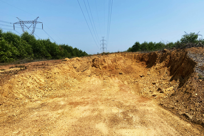 Một vụ khai thác khoáng sản trái phép xảy ra tại huyện Phú Lộc, tỉnh Thừa Thiên - Huế. Ảnh: CĐ.