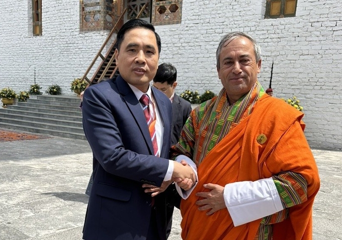 Thứ trưởng Bộ NN-PTNT Việt Nam Nguyễn Quốc Trị hội kiến ông Lyonpo D. N. Dhungyel, Bộ trưởng Bộ Ngoại giao và Ngoại thương Bhutan.