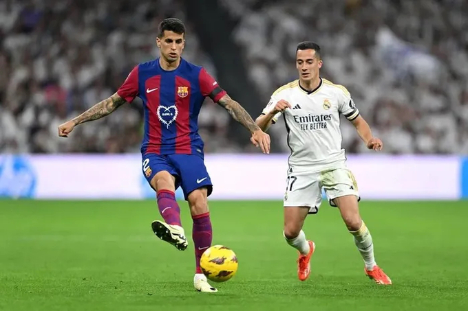 Vázquez (áo trắng) để lại dấu ấn trong cả ba bàn thắng của Real Madrid. Ảnh: AP