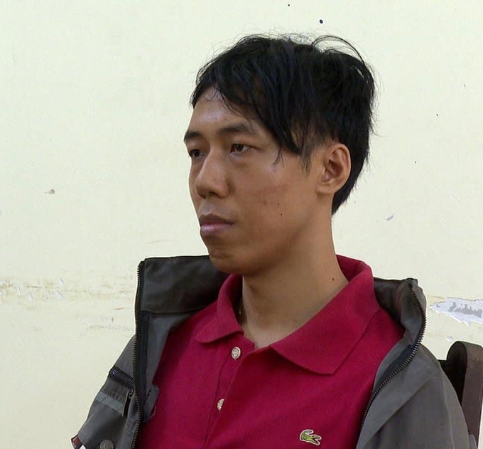 Đối tượng Đinh Quang Minh đã sử dụng dùi cui điện để uy hiếp, đe dọa cướp tiệm vàng Mai Hân. Ảnh: CATPT.