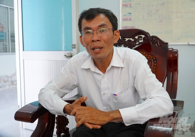 Ông Nguyễn Văn Đắc, Trưởng phòng NN-PTNT huyện Cù Lao Dung trải lòng về bức tranh sản xuất kinh doanh của mía đường Sóc Trăng. Ảnh: Kim Anh.