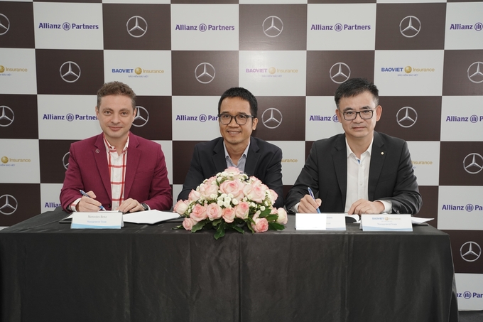 Mercedes-Benz Việt Nam ký kết hợp tác cùng Tổng Công ty Bảo hiểm Bảo Việt.