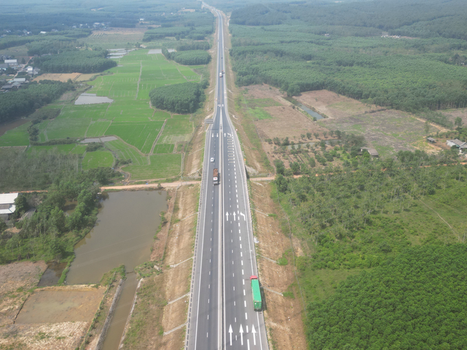 Sau khi đưa vào sử dụng, cao tốc Cam Lộ - La Sơn đã bộc lộ nhiều bất cập ảnh hưởng đến an toàn giao thông. Ảnh: CĐ.