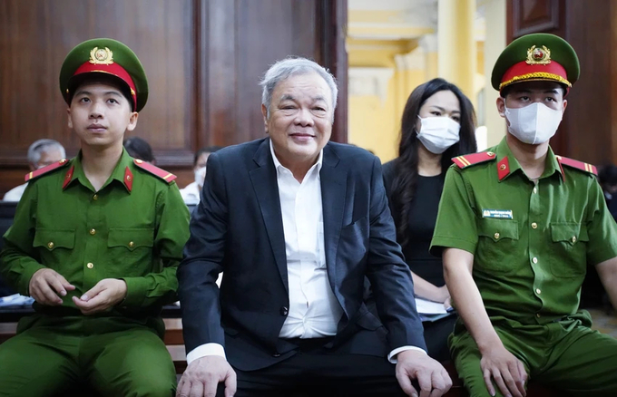 Bị can Trần Quí Thanh đến hầu tòa vào sáng 23/4. Ảnh: Văn Thuận/ Pháp luật TP.HCM.