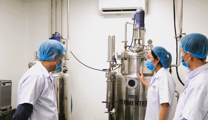 VMC Việt Nam là một trong những công ty hiếm hoàn toàn sống bằng việc tự sản xuất, tự kinh doanh thuốc thú y, các sản phẩm hỗ trợ điều trị bệnh, thức ăn bổ sung, các sản phẩm có chứa probiotics.