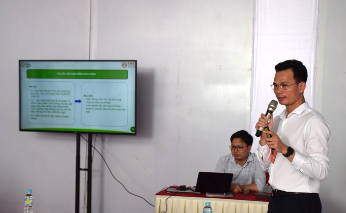 Mr. Pham Dinh Suc, chief assessment expert at the KNA CERT Organization, assumes that FSC is the standard for world consumers to select products for consumption. Photo: V.D.T.