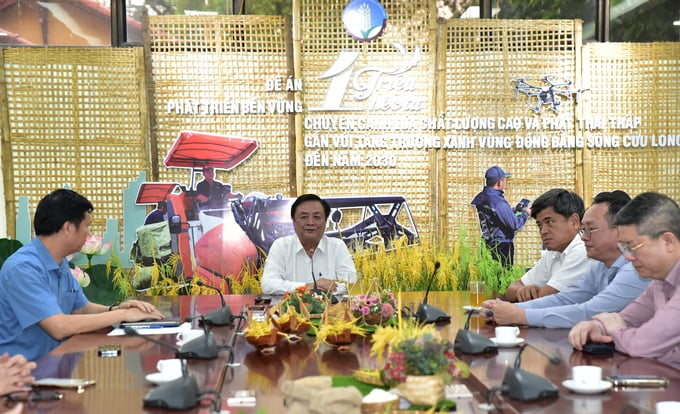 Bộ trưởng Bộ NN-PTNT Lê Minh Hoan chia sẻ tại Lễ ra mắt Văn phòng Ban chỉ đạo Đề án '1 triệu ha lúa chất lượng cao, phát thải thấp'. Ảnh: Minh Phúc.