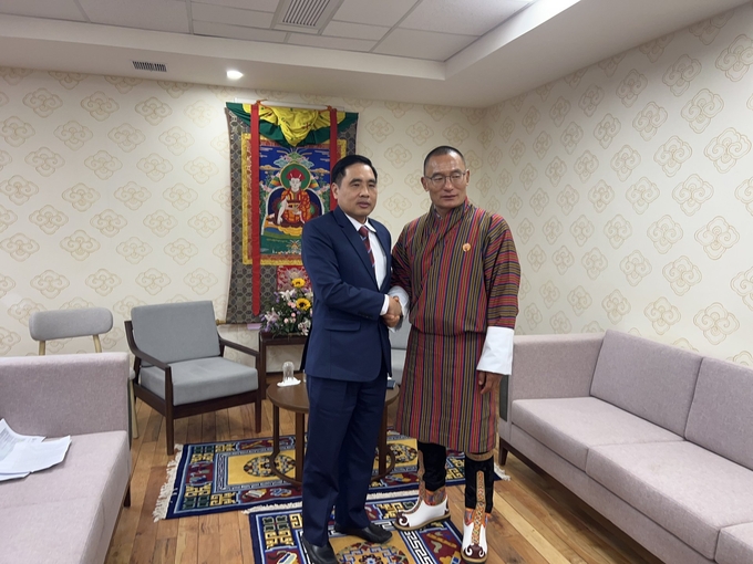Deputy Minister Nguyen Quoc Tri meeting with Mr. Tsheng Tobogay, Prime Minister of Bhutan.