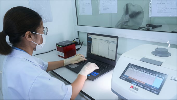 Sau 6 năm chuẩn bị, VMC Việt Nam chính thức bước vào lĩnh vực sản xuất thuốc thú y, sản phẩm bổ sung với trang thiết bị công nghệ hiện đại. 