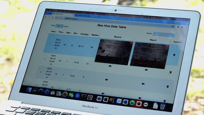 Ứng dụng do Trung tâm Nghiên cứu ong và Nuôi ong nhiệt đới phát triển có thể theo dõi trên điện thoại và máy tính. Ảnh: Nguyễn Thủy. 