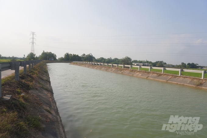 Nguồn nước khu vực Kênh Đông cung cấp đủ nguồn nước phục vụ cho người dân huyện Củ Chi canh tác nông nghiệp. Ảnh: Nguyễn Thủy.