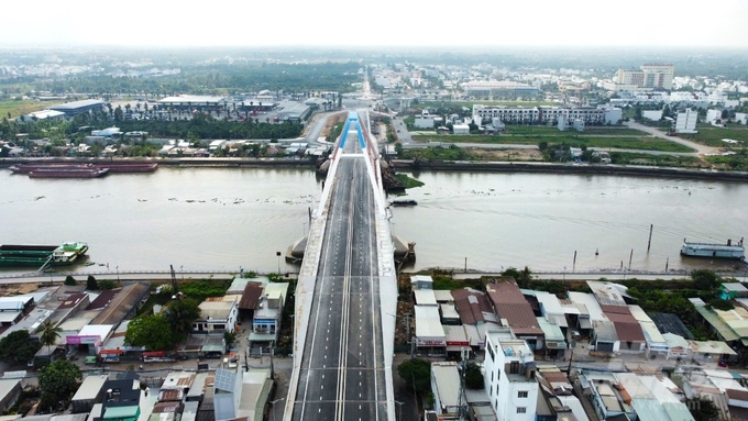 Cầu Trần Hoàng Na lần đầu tiên được lấy ý kiến rộng rãi về phương án kiến trúc, chức năng giao thông thủy - bộ. Ảnh: Kim Anh.