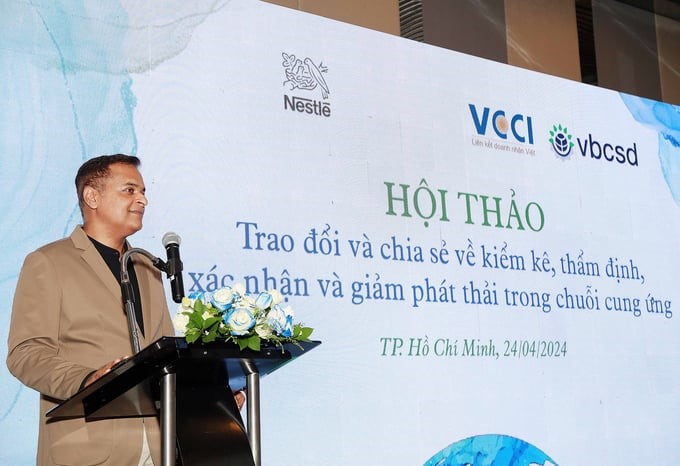 Mr. Binu Jacob, General Director of Nestlé Vietnam, spoke at the conference.