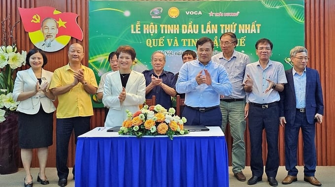 VOCA and VST signed a memorandum of cooperation. Photo: Bao Thang.