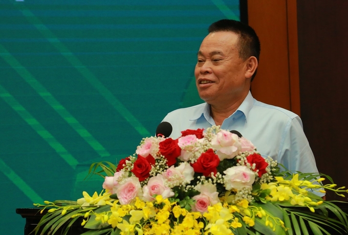 Ông Nguyễn Như So, Chủ tịch HĐQT Tập đoàn Dabaco Việt Nam trả lời các câu hỏi của cổ đông tham dự Đại hội cổ đông năm 2024.