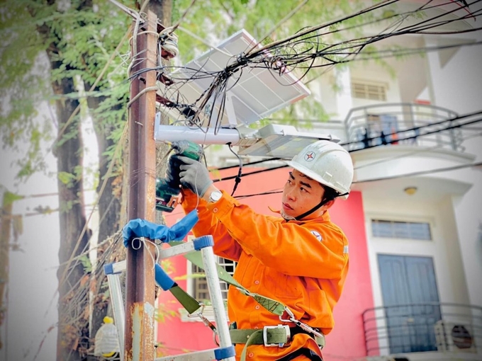 Công suất cực đại (Pmax) và sản lượng điện tiêu thụ điện ngày (A ngày) trên quy mô toàn quốc đạt kỷ lục mới của hệ thống điện quốc gia. Ảnh: EVNHCMC.